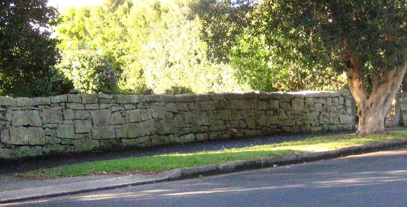 Dry stone wall Woolwich Road